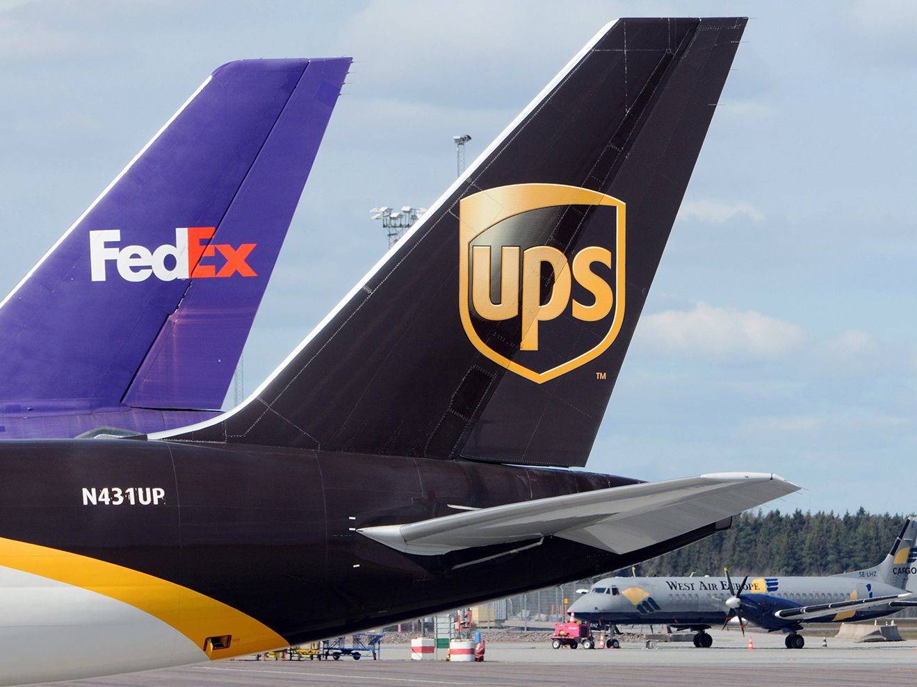 Comparison between FedEx vs UPS: Which Is Better?
